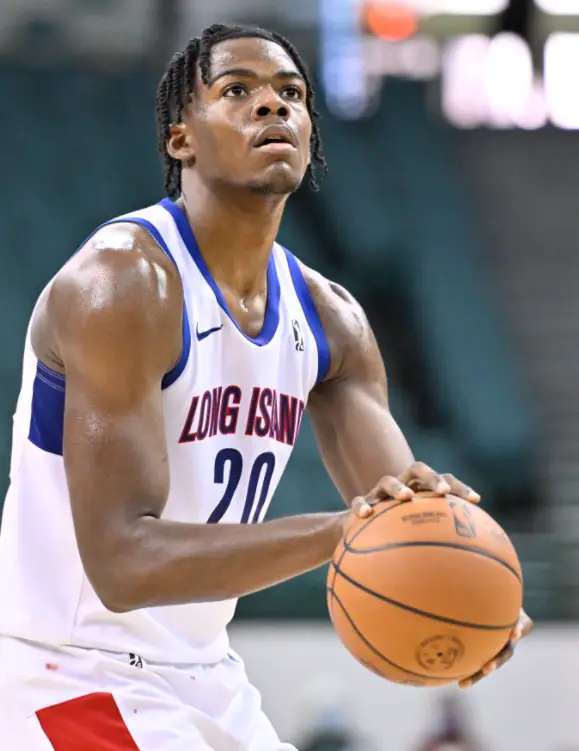 Tar Heels in pros: Sharpe breaks G League rebounding record; solid weeks for Anthony, White