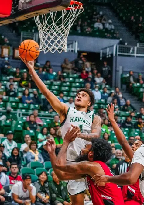 Justin McKoy gets first career double-double with Hawaii; Dawson Garcia scores 16 in Minnesota loss