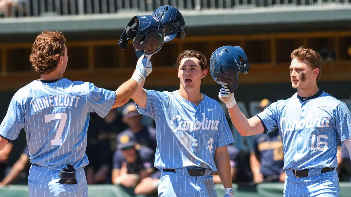 Tar Heels move up in Top 25 college baseball poll after 27th consecutive home victory
